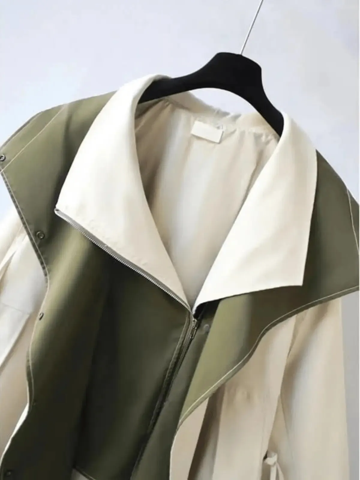 Fifi - Chic Waterproof Outdoor Jacket for Women with Versatile Style and Functionality